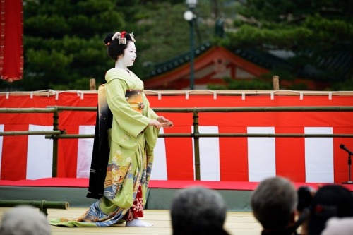 This coordinate owned by Tanmika okiya (Pontocho district) is for senior maiko, and has been worn by