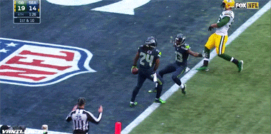 guuuuu71:  vanillacts:  Marshawn Lynch 24 yd TD run  THE GOAT