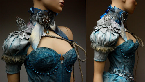 kit-replica:fangirltothefullest:littlemoongoddess:ccato28:Clothing and designs by Pinkabsinthei&rsqu