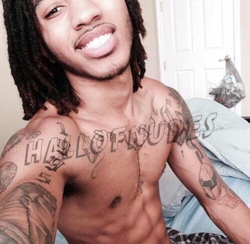 yeaimaundercover:  hall-of-nudes:  Love him  😍