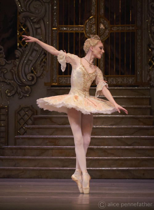 Sarah Lamb as The Sugar Plum Fairy. The Royal Ballet general rehearsal of The Nutcracker, 2011. Cour