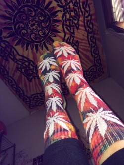 weed-chills-alcohol-thrills:  Never seen anyone else with these socks