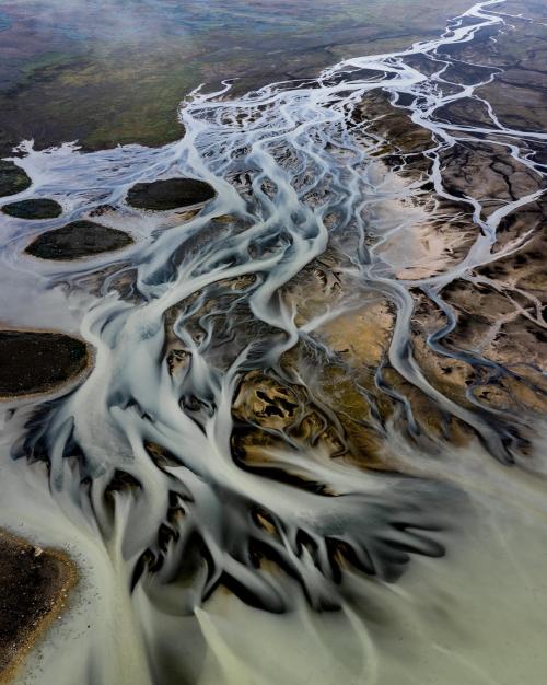 earthporn:A river in Iceland creating a surreal