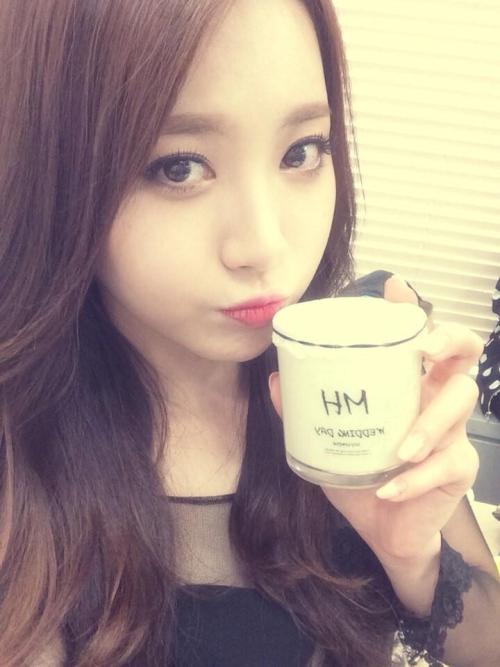 Yura (Girls Day) - MH CANDLE Sponsor Pic