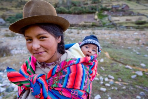 indigenous-maya:Indigenous mothers of the Andes | South America