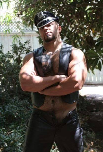 malehierarchy:  “This dick isn’t going to suck itself, is it boy?”