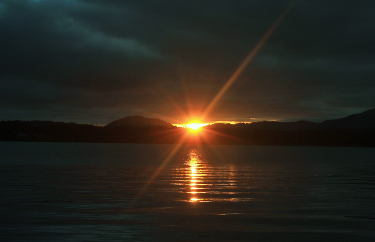 hikingvancouverisland:  Rathtrevor Beach (Parksville) Sunrise Jan 5 2014