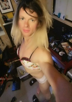 This slut loves to take pictures of herselfI love that