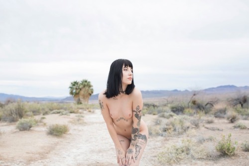 XXX gothcharlotte:  Desert smut from yesterday photo