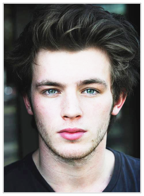 averarisima:  Jannis Niewöhner