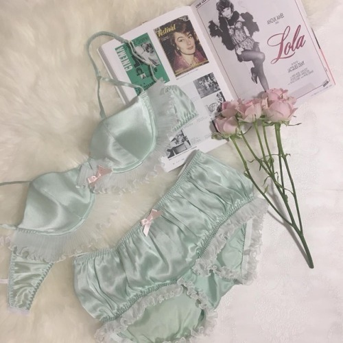 swanblush:instagram.com/p/BdpRlyBhHIv/