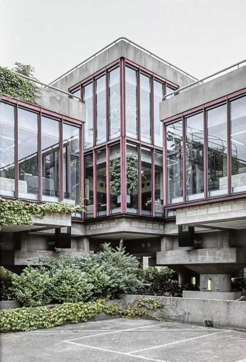 Office Building Of Centraal Beheer (1970-72) In Apeldoorn, The Netherlands, By Herman Hertzberger. Photo