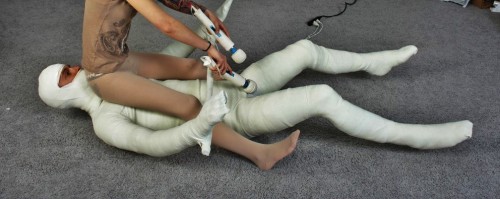 https://lovetapebondage.tumblr.com/post/96787839826