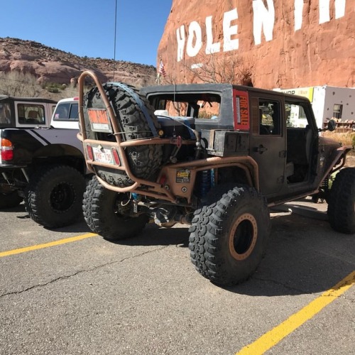 Doing the tourist thing after Flat Iron Mesa today. #holeintherock @malburg114 #ejs2018