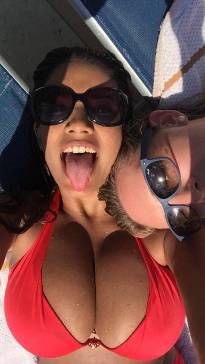 Sex bikinicleavage:  bikini-selfies:Fun in the pictures