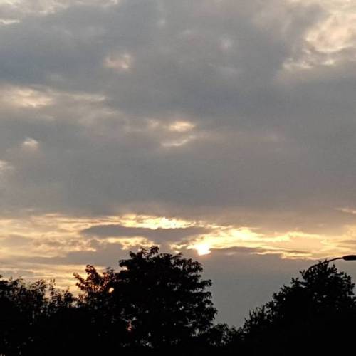#sundown #clouds (bij Kaatsheuvel)