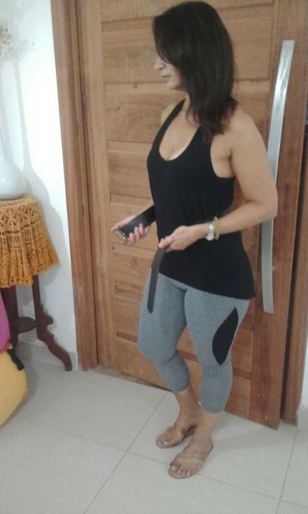 Depois da academia levou uma surra de cinto After gym took a beating belt