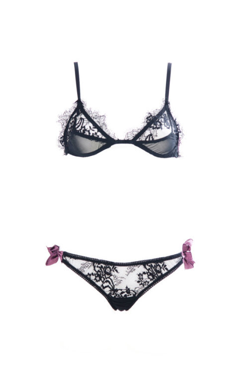 inlovewithburlesquelingerie:  Pimp my pants 