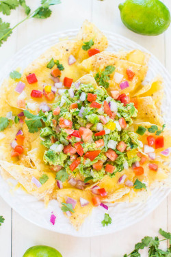 do-not-touch-my-food:  Loaded Guacamole Nachos