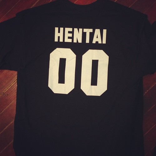 beefsquatch:  So Lenora got me this p sweet shirt. ☺  wow best girlfriend of the year 10/10