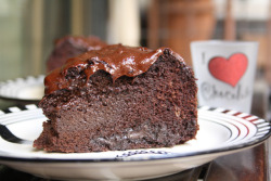 fullcravings:  Chocolate Whiskey Cake 