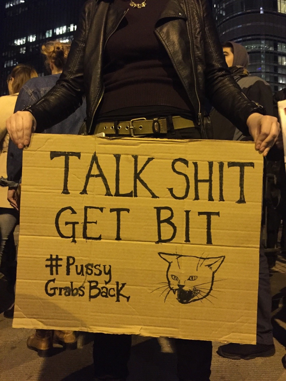 fuckyeahanarchistcats:  Bite back 