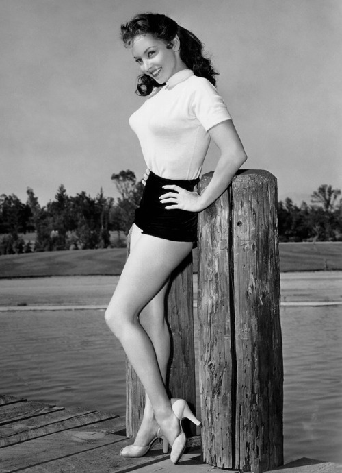 gameraboy2:  Mari Blanchard