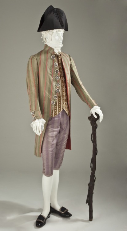 fripperiesandfobs:Coat ca. 1785From LACMA