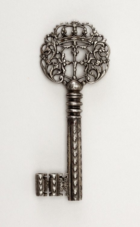 gammar0ck:  design-is-fine:  Keys, 17th-19th century. Collection Cooper Hewitt  Does someone have the one to my heart?  Gamma