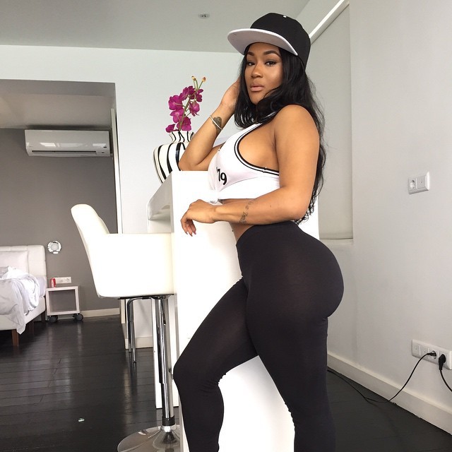 slim-n-wide:  Lira Mercer aka Lira Galore, aka Goddess Follow “Small Waist Curves”
