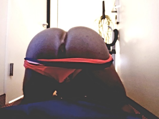 thickoilybbc-blog:  While working 2