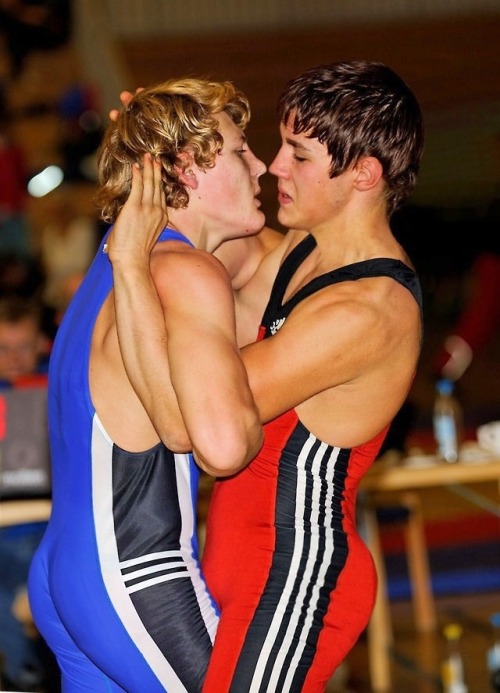lelandjr:  “Dude!  The Judges!” 
