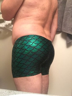 prostatertot:  Do mermen have asses like