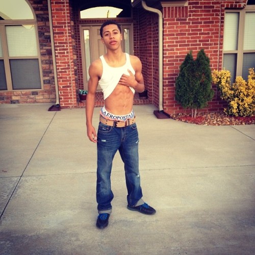 savvyifyanasty:  thenaughtyguys:  😍😍😍  > so damn fine  Follow me @ savvyifyanasty.tumblr.com 
