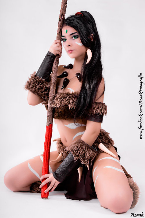 kamikame-cosplay:  What a pretty eyes! Nice Nidalee from League of Legends by valekryptonite. Photo by Azaak Fotografía.