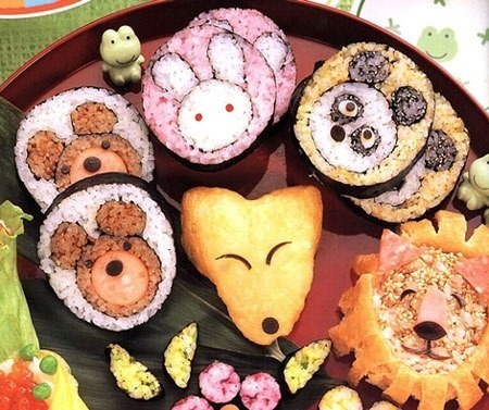 kawaiicutefood:  Click Here to find out what Food you should be eating in 2013!  aww the center thing reminds me of a pipefox