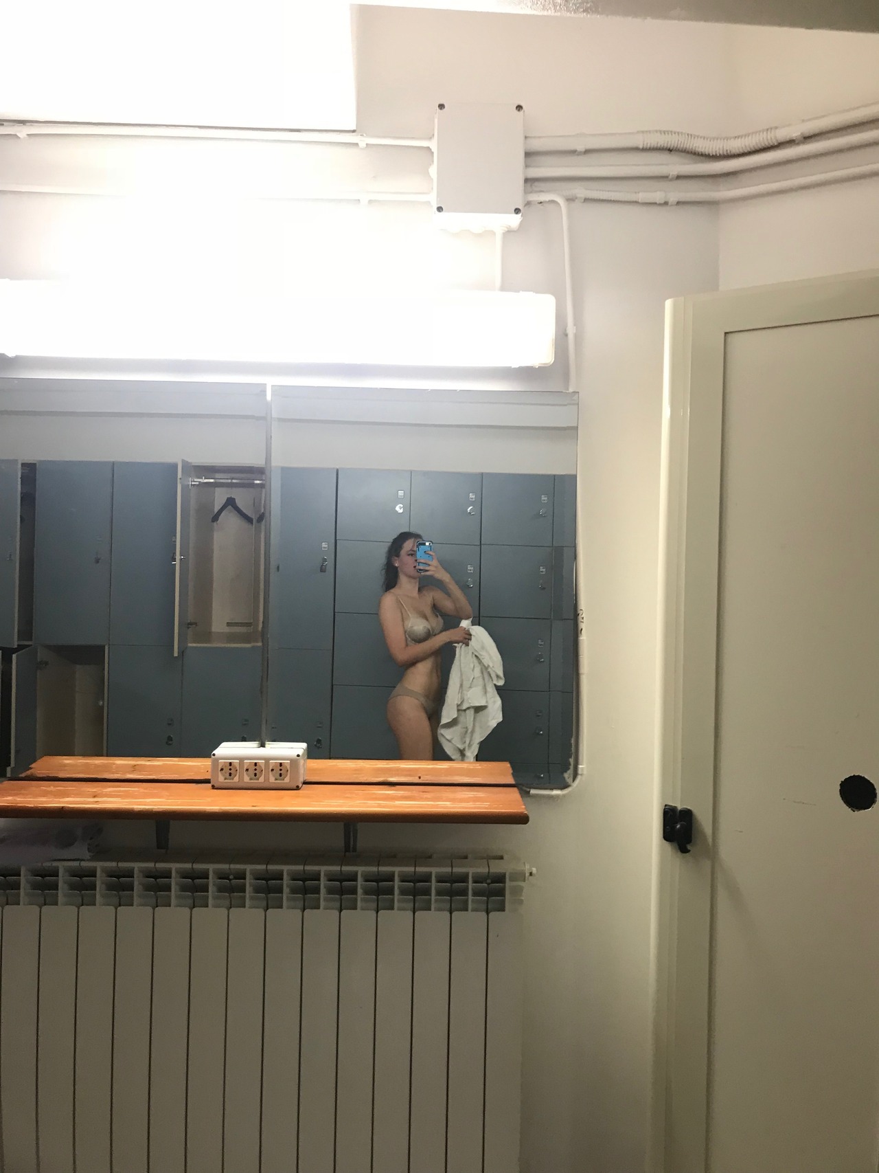 daphne-waterlily: Get in the changing room and play with me 🏈 Reblogs welcome!