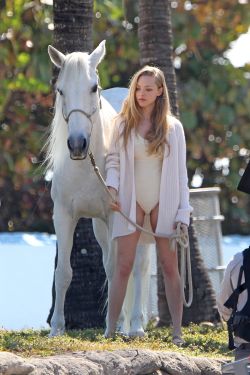 Amanda Seyfried - Miami. ♥