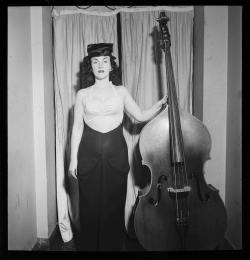 onceuponatown:  Double (jazz) bassist, Vivien