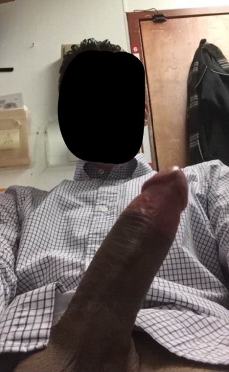 bxguy718: Love when this Puerto Rican papi sends me nude selfies while at work.