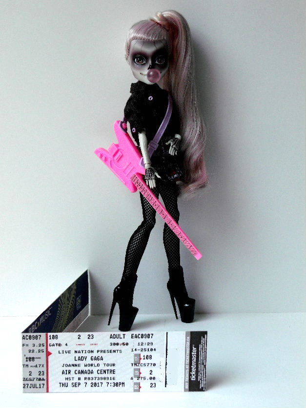 paradiseisblue:  Monster High: “Zomby Gaga” gets ready to see Lady Gaga’s “Joanne