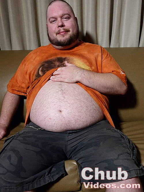 Flash Cubs is a super sexy chubby cub!Check out Flash Cubs full gallery PLUS all of the other hot bi