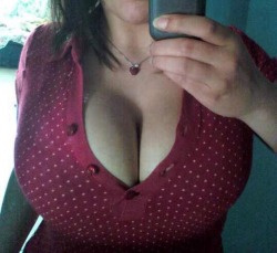 smushedbreasts:  http://smushedbreasts.tumblr.com