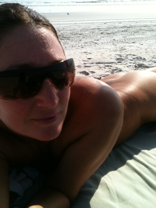 nudeposes:  Visit http://pure-nude.tumblr.com for more …