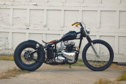 bobberinspiration:  Triumph Thunderbird ‘57, bobbed by Atom Bomb ominousgenre  Mmm&hellip;the dream.