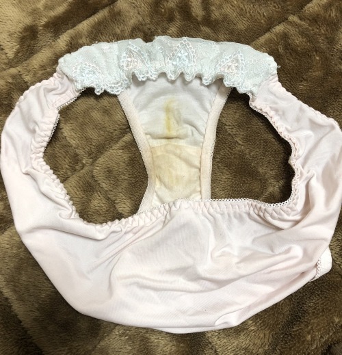 dirtypantiesgirlsfetish: Ношенные ароматные женские трусики Worn used dirty smelling panties