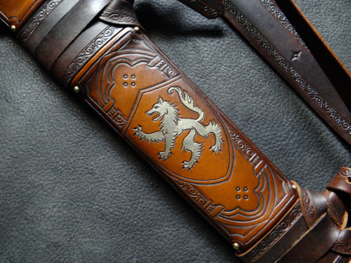  Presenting my latest completed commission; a longsword scabbard for the Albion Crecy. Colored in my