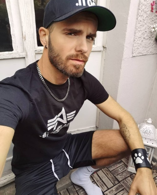 jocks&ndash;in&ndash;socks: Dare ya!