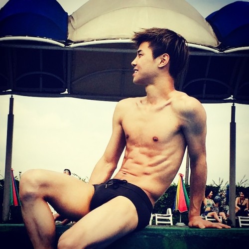 http://gaykoreandude.tumblr.com/post/103888544078