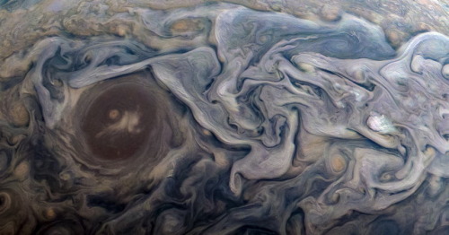 photos-of-space:Nasa’s Juno Craft Captures Beautiful Swirling Cloud Formations on Jupiter